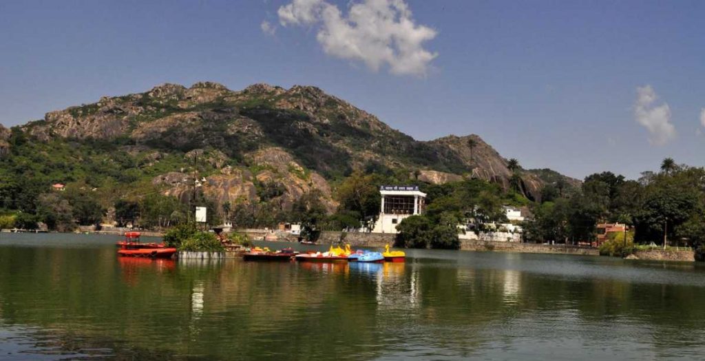 hotel near nakki lake mount abu